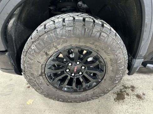 Used 2023 GMC Sierra 1500 AT4X image 23