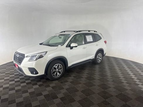 Used 2024 Subaru Forester Premium AWD/4WD image 9