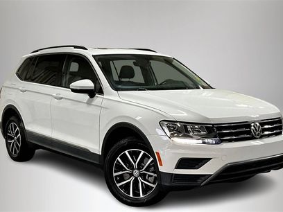 Used 2021 Volkswagen Tiguan SE w/ Panoramic Sunroof Package