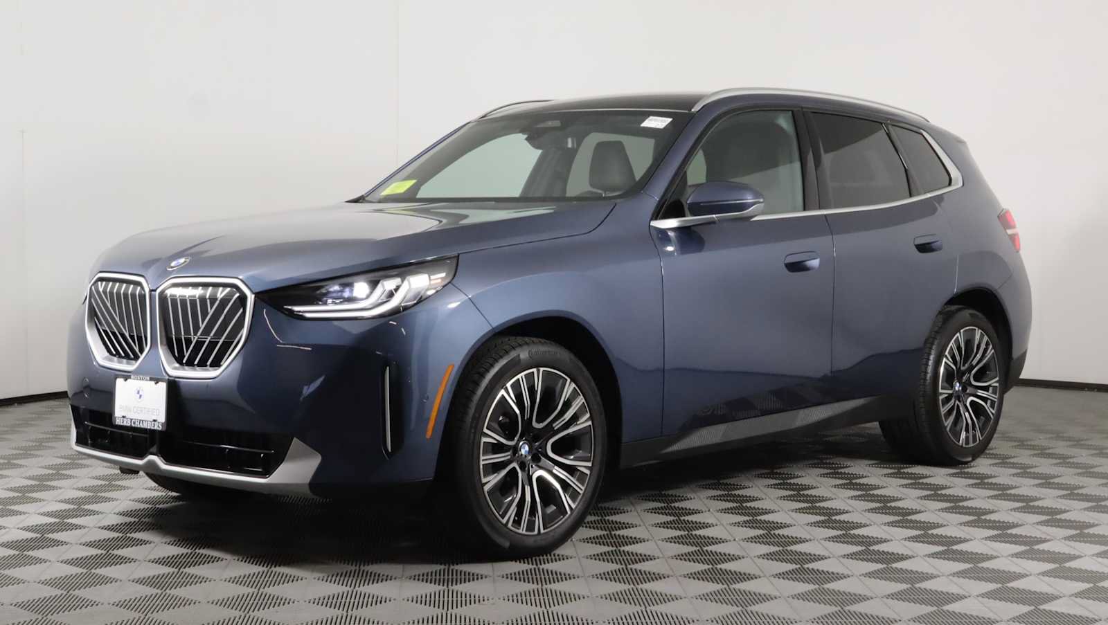 Used 2025 BMW X3 xDrive30i w/ Convenience Package AWD/4WD image 3