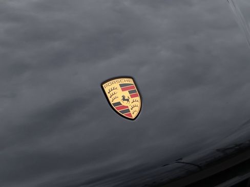 New 2025 Porsche Macan image 13