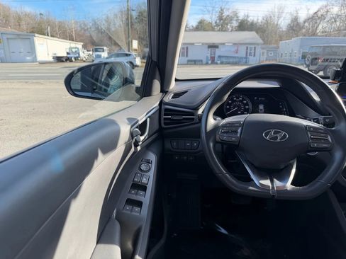 Used 2021 Hyundai Ioniq SE image 29
