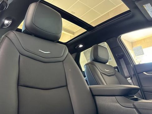 New 2026 Cadillac XT5 Sportv w/ LPO, Floor Liner Package AWD/4WD image 17