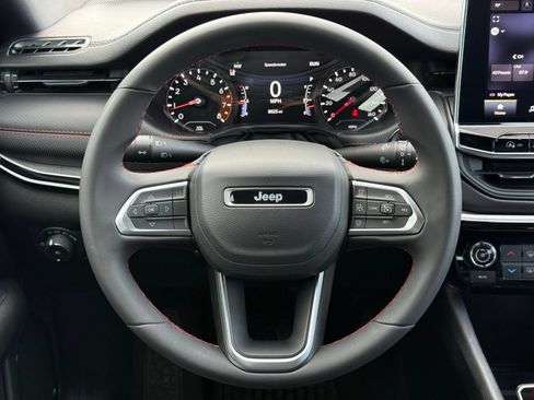 Used 2024 Jeep Compass Trailhawk AWD/4WD image 29