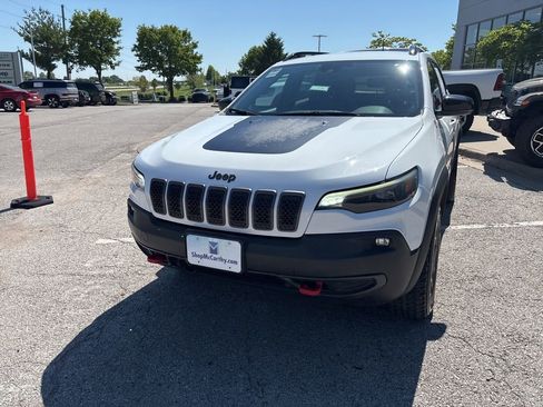 Used 2022 Jeep Cherokee Trailhawk w/ Comfort/Convenience Group AWD/4WD image 11