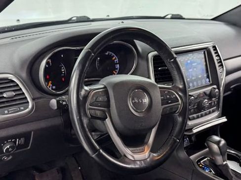 Used 2018 Jeep Grand Cherokee Laredo AWD/4WD image 34