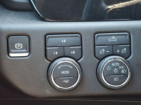 Certified 2024 Chevrolet Silverado 2500 LT AWD/4WD image 24