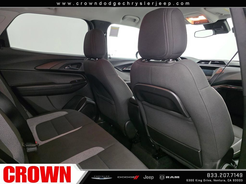 Used 2023 Chevrolet TrailBlazer LT FWD image 14