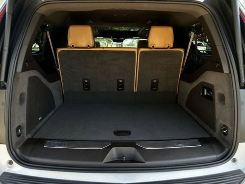 Used 2022 Cadillac Escalade ESV Premium Luxury AWD/4WD image 35