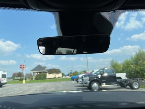 New 2025 Jeep Grand Cherokee L Limited w/ Black Appearance Package image 30