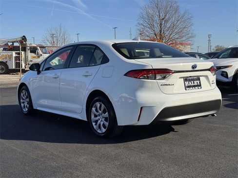 Used 2025 Toyota Corolla LE image 23