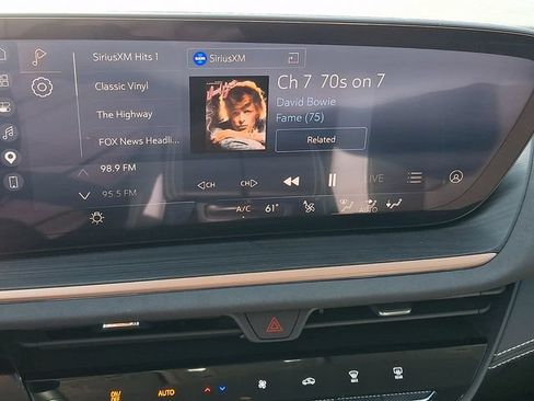 Used 2025 Buick Envision Sport Touring AWD/4WD image 11