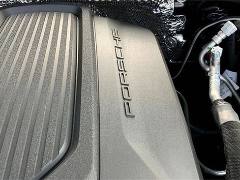 New 2025 Porsche Macan image 40