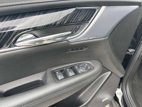 Certified 2025 Cadillac XT6 Premium Luxury image 20
