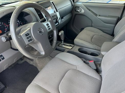 Used 2016 Nissan Frontier SV AWD/4WD image 9