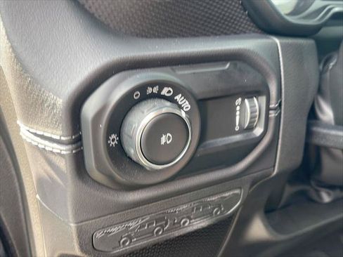 Certified 2025 Jeep Wrangler Rubicon AWD/4WD image 19