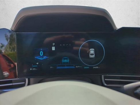 Used 2024 Hyundai Elantra SEL FWD image 9