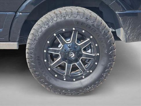 Used 2017 Ford Expedition Platinum image 26