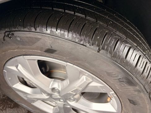 Used 2025 Honda HR-V LX image 32