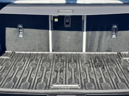 Used 2026 Land Rover Range Rover Velar Dynamic SE image 24