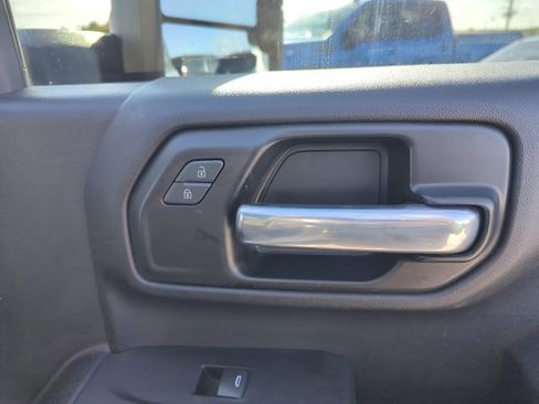 Used 2021 Chevrolet Silverado 2500 Custom w/ Custom Value Package image 24