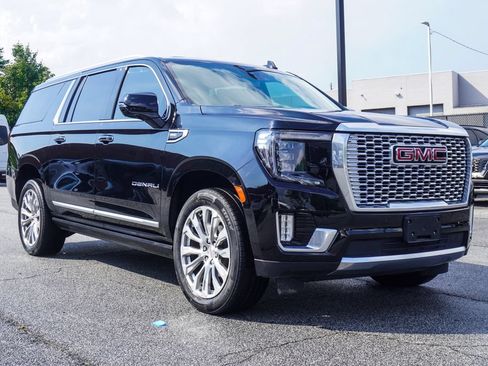 Used 2024 GMC Yukon XL Denali RWD image 5