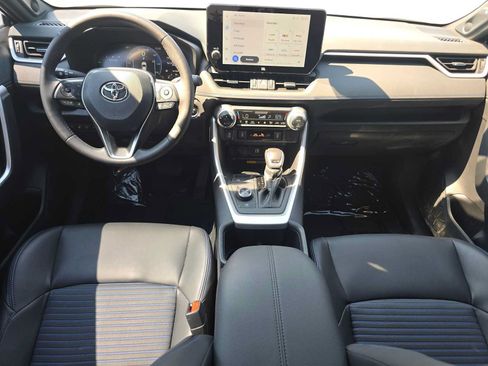 Used 2025 Toyota RAV4 XSE w/ Advanced Technology Package AWD/4WD image 18