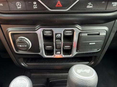 Used 2021 Jeep Wrangler Unlimited Sport AWD/4WD image 15