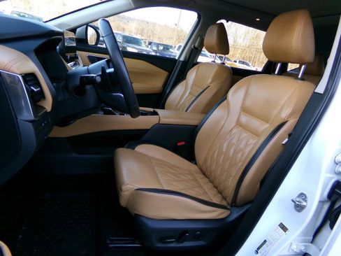 Used 2021 Nissan Rogue Platinum image 13