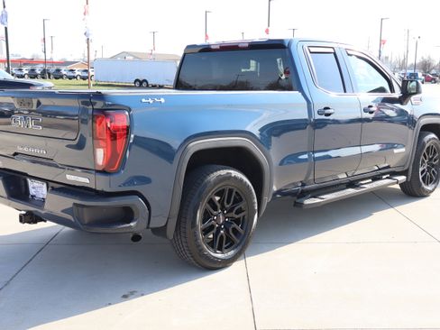Used 2022 GMC Sierra 1500 Elevation w/ LPO, Elevation Black Package image 5