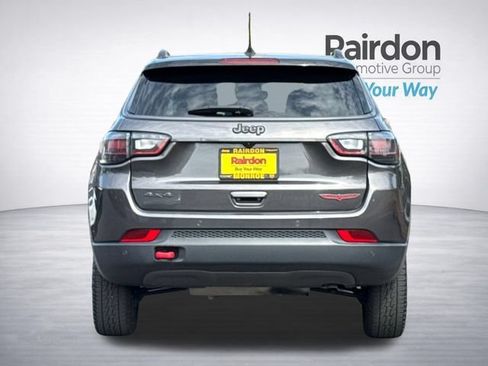 Used 2022 Jeep Compass Trailhawk w/ Trailhawk Elite Group AWD/4WD image 6