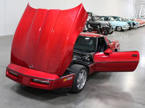 Used 1989 Chevrolet Corvette Coupe RWD image 30