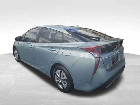 Used 2018 Toyota Prius Three image 3
