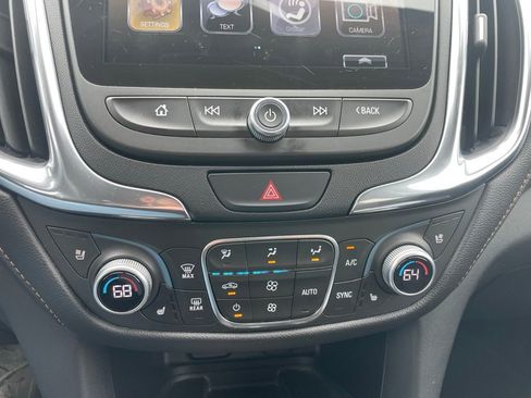 Used 2018 Chevrolet Equinox Premier image 11