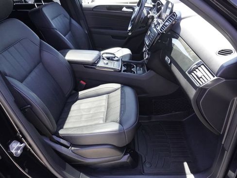 Used 2019 Mercedes-Benz GLE 400 4MATIC image 23