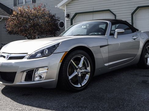 Used 2008 Saturn Sky Red Line RWD image 16