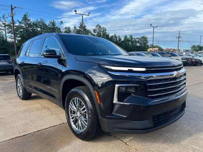 Used 2024 Chevrolet Traverse LT