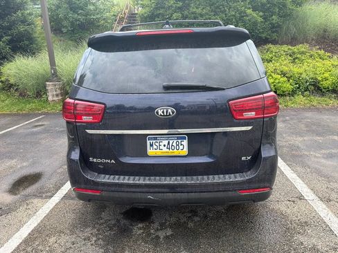 Used 2020 Kia Sedona EX FWD image 3