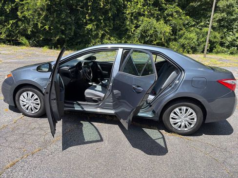 Used 2014 Toyota Corolla L FWD image 18