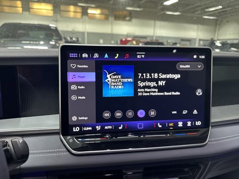 New 2025 Volkswagen Tiguan SE image 18