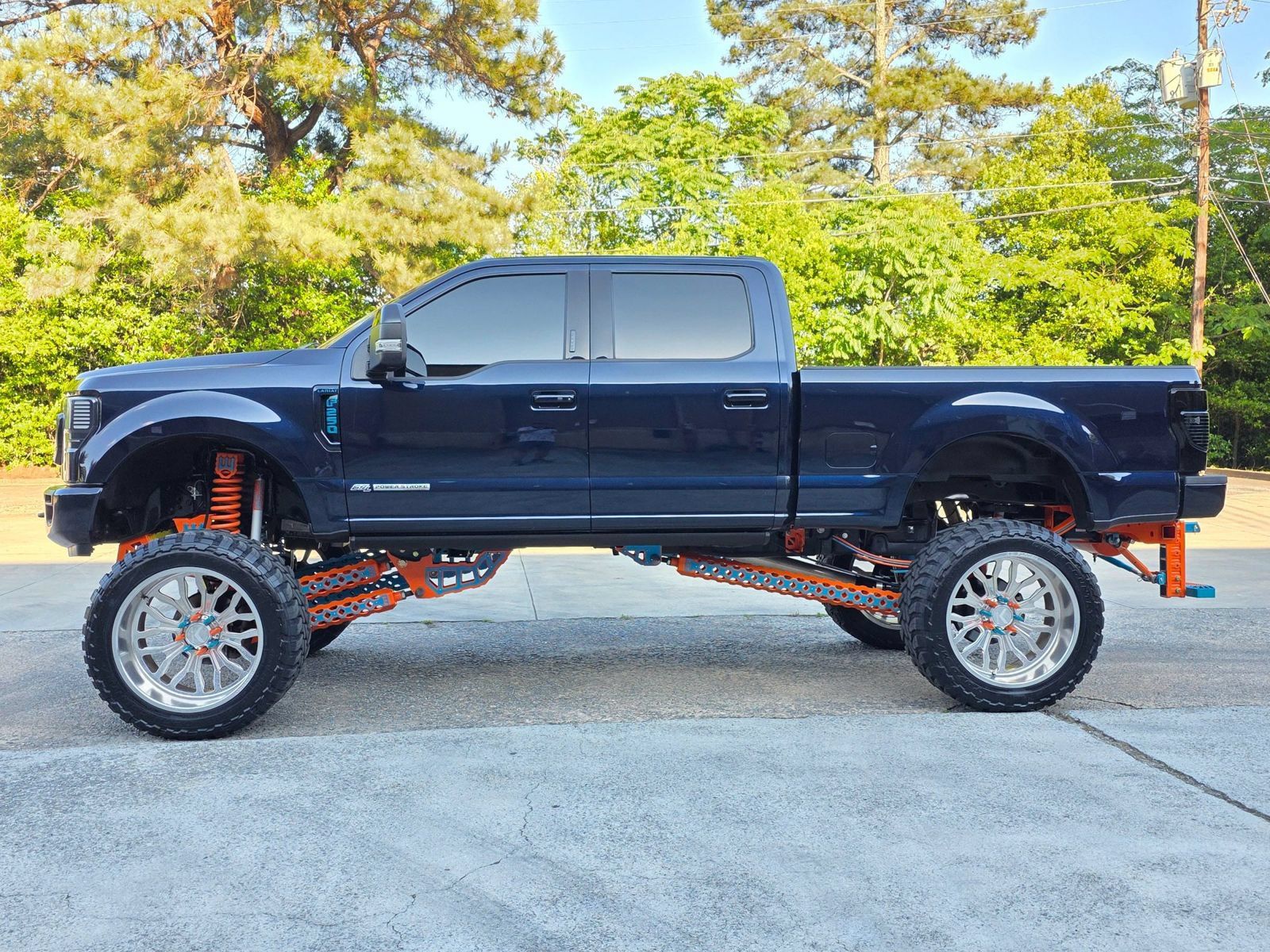 Used 2022 Ford F250 Lariat w/ Black Appearance Package AWD/4WD image 4