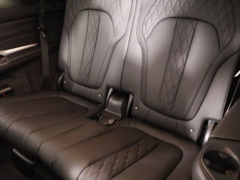 New 2026 BMW X7 M60i image 13