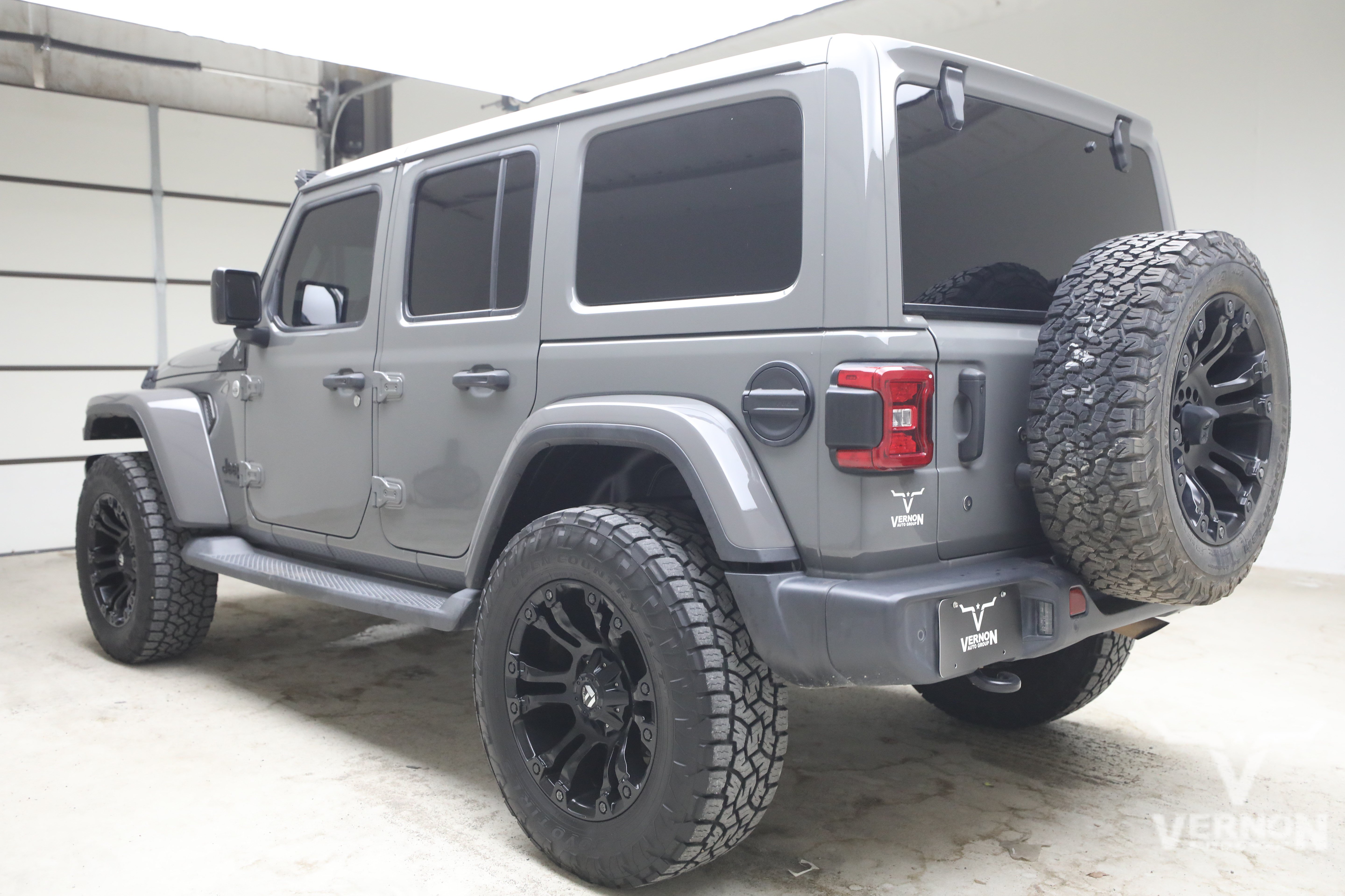 Used 2020 Jeep Wrangler Unlimited Sahara AWD/4WD image 3