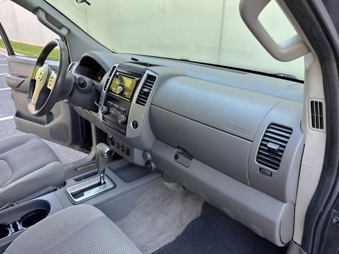 Used 2012 Nissan Frontier SV AWD/4WD image 25
