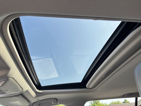 Used 2023 Toyota RAV4 Limited image 7