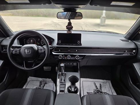 Used 2025 Honda Civic Sport image 19