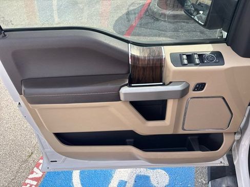 Used 2018 Ford F150 Lariat RWD image 15