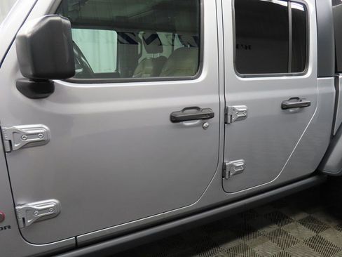 Used 2020 Jeep Gladiator Rubicon w/ Uconnect 4C Nav & Sound Group image 43