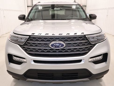 Certified 2023 Ford Explorer XLT w/ Equipment Group 202A image 5