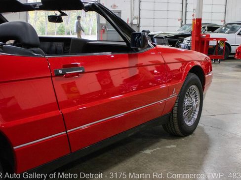 Used 1990 Cadillac Allante image 24